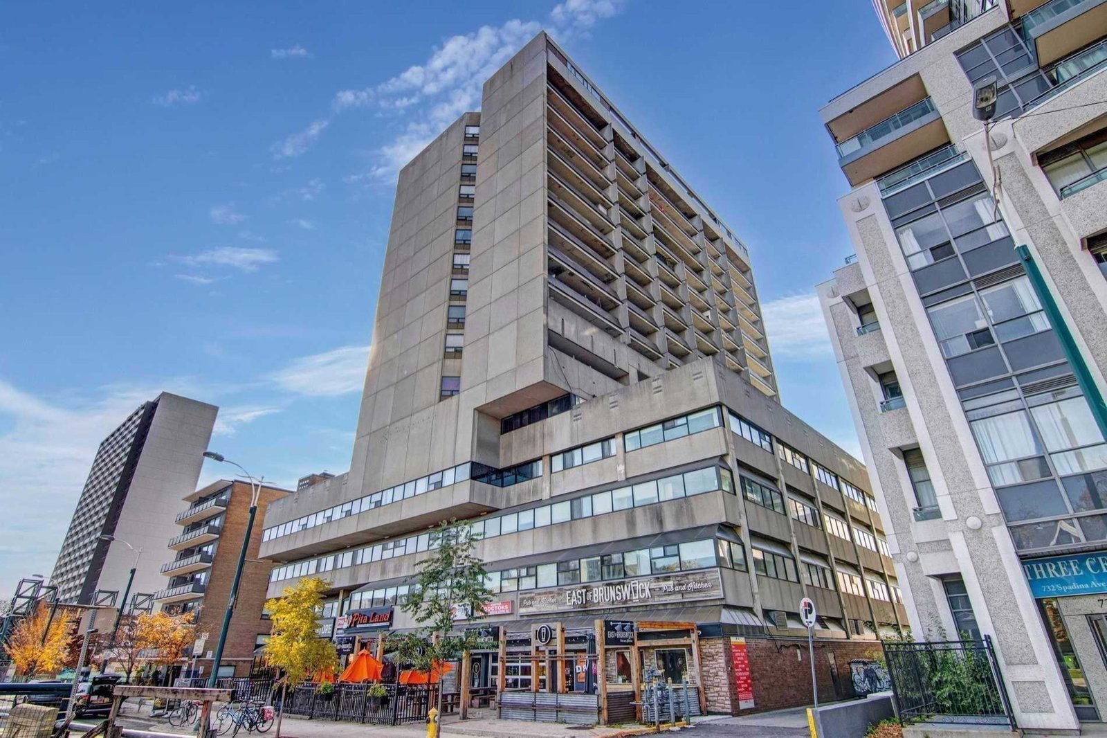 720 Spadina Avenue, Toronto — the first AI-driven property management building in Canada